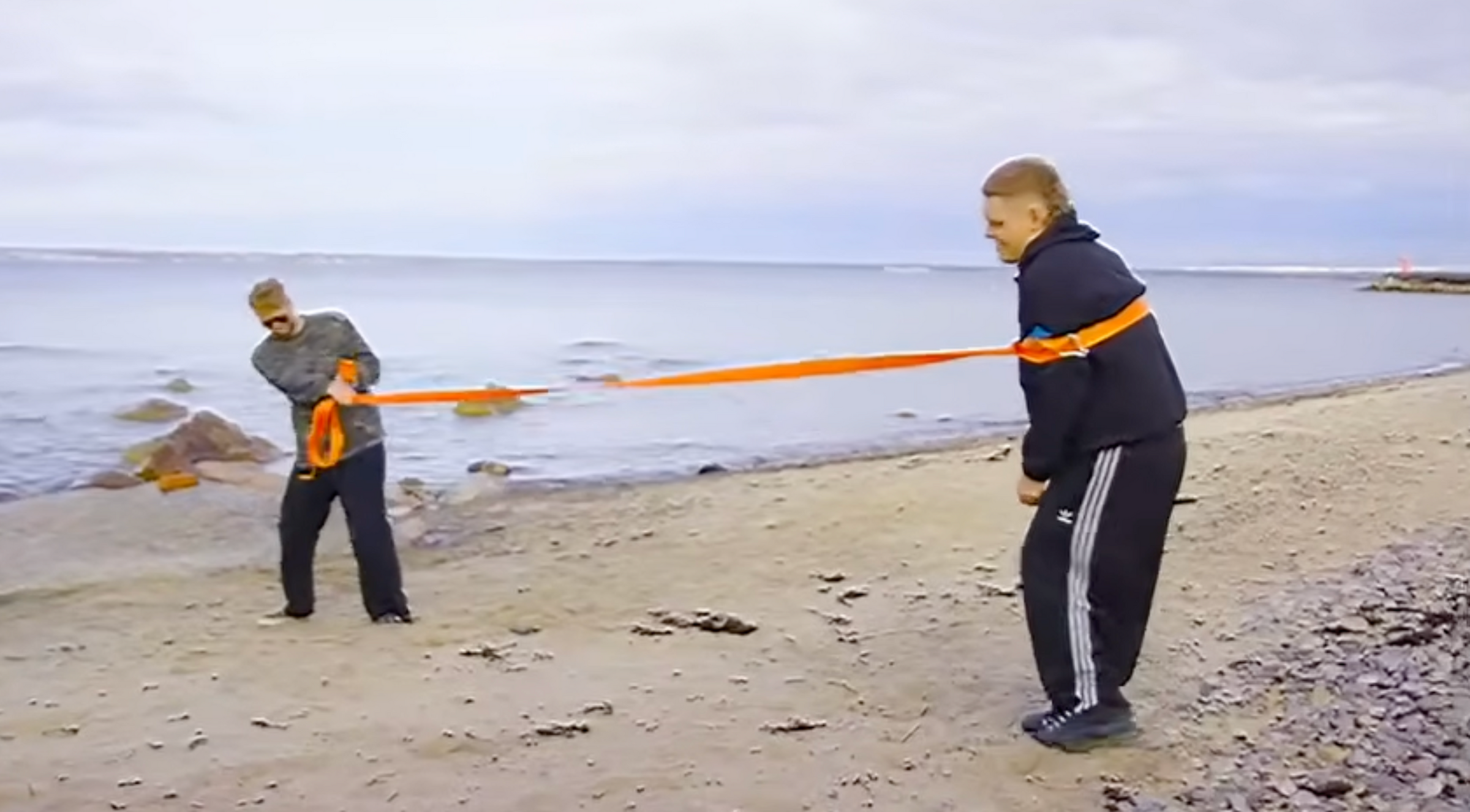 kanapoeg, Kermo Murel, kohver, kurvad uudised - vastu puud