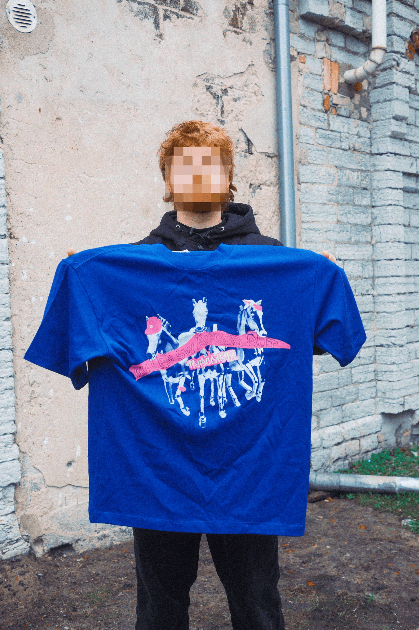 triibupasta "swägged out" t-särk